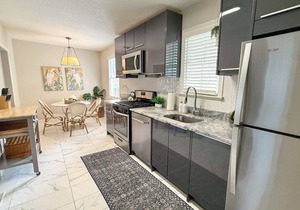 The Charleston Suites: The Charles Suite