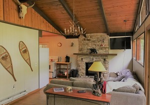 The Cliff- Hocking Hills - 2 BR, 1 BA cabin on the Hill