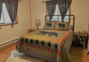 The Cliff- Hocking Hills - 2 BR, 1 BA cabin on the Hill