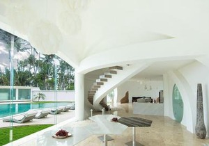 The Cloud Beachfront Villa Tabanan