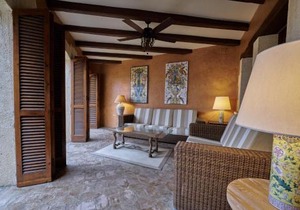 The Corner House of Altafulla - A Stroll from the Beach, in the Heart of the Old Town