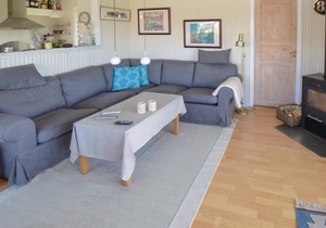 The cozy cottage is located close to the popular swimming beach of Tørresø, which allows adults and