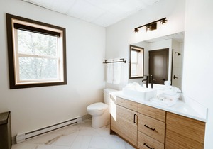 The Flying Steamshovel Inn - Room 1