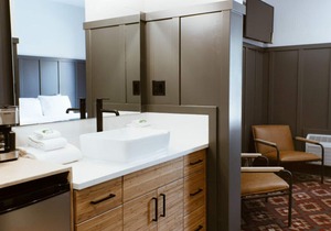The Flying Steamshovel Inn - Room 4