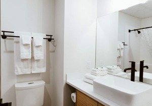The Flying Steamshovel Inn - Room 2