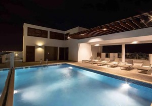 The Gallery Luxury Suite less than 10 minutes from the Airport.