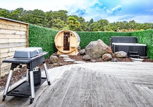 The Grey Straw House - Rangataua Holiday Home