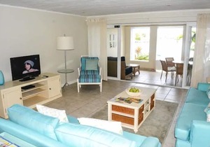 The Harbour #12, 3-Bed Water-front Villa with Pool