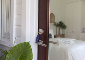 The Heart of Seaside, Florida! Stunning Renovation, Steps to Beach + 2 Bikes