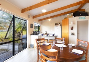 The Hideaway - Omaha Holiday Home