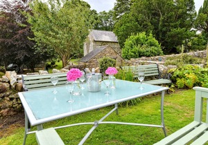 The Hollies - Three Bedroom Apartment, Sleeps 8