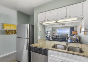 The Islander 501 - Complimentary Beach Service - Heated Pool