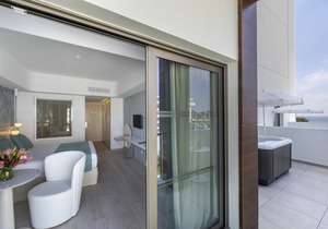 The Ivi Mare - Designed for Adults