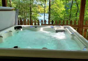 The Lake House (Hocking Hills Area)