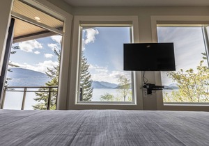 "The Lodge on Harrison Lake" Suite #1
