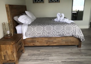 "The Lodge on Harrison Lake" Guest Suite 4 Wheelchair Accessible