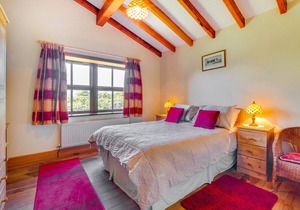 The Lodge - Three Bedroom House, Sleeps 5