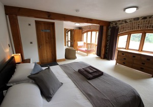 The Lower Arches, luxury Converted Barn in Devon countryside