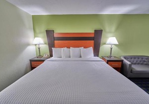 The Mariner Resort Cape Cod by The Red Collection