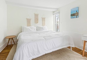 The Melrose- 3C, Private Bed & Bath
