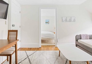 The Melrose- 3C, Private Bed & Bath