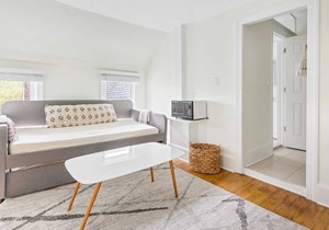 The Melrose- 3C, Private Bed & Bath
