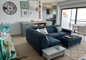 The Moll Apartment - Seaside Holiday Home