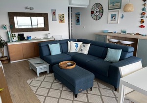 The Moll Apartment - Seaside Holiday Home