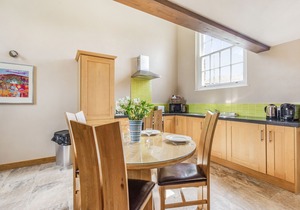THE OLD CHAPEL, pet friendly, luxury holiday cottage in Hornsea