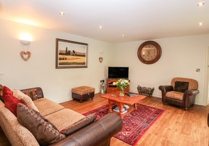 THE OLD STABLES, family friendly, luxury holiday cottage in Ashover