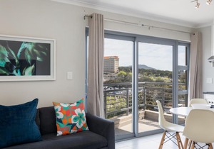 The Paragon Urbane CENTRALLY LOCATED, MODERN COMFORTS