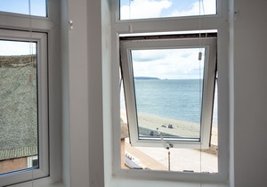 The Penthouse, 15 At The Beach -An apartment that sleeps 6 guests in 3 bedrooms