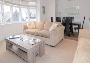 THE PENTHOUSE, family friendly, with a garden in Dartmouth