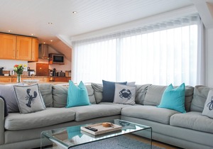 THE PENTHOUSE, family friendly, country holiday cottage in Salcombe