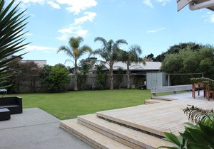 The perfect bach for large groups, near the beach