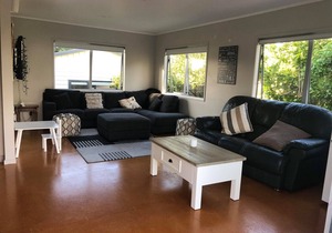 The perfect bach for large groups, near the beach