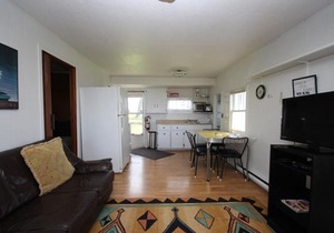The Pines Housekeeping Cottages - Gananoque - Cottage 1