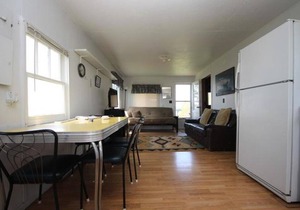 The Pines Housekeeping Cottage - Gananoque - Cottage 1