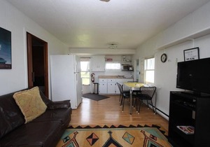 The Pines Housekeeping Cottage - Gananoque - Cottage 1
