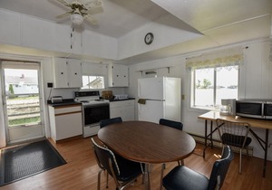 The Pines Housekeeping Cottages - Gananoque - Cottage 3