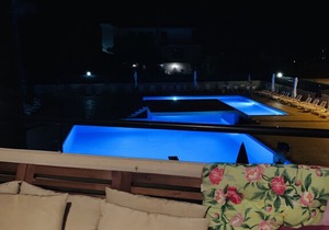 The pool terrace - Baia di Capomulini