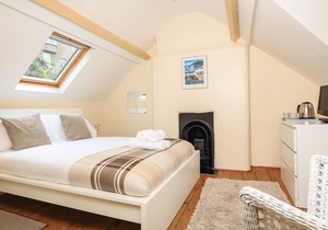 The Retreat, DARTMOUTH