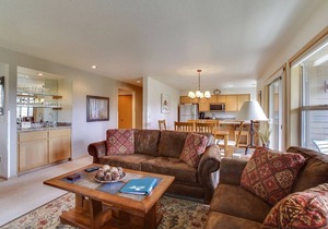 The Ridge at Sunriver - Condo #1 - Access provided to onsite seasonal swimming pool & tennis facilities, year-round hot tub plus 4 bikes