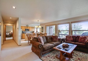 The Ridge at Sunriver - Condo #1 - Access provided to onsite seasonal swimming pool & tennis facilities, year-round hot tub plus 4 bikes