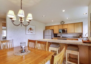 The Ridge at Sunriver - Condo #1 - Access provided to onsite seasonal swimming pool & tennis facilities, year-round hot tub plus 4 bikes