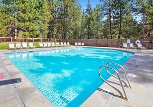 The Ridge at Sunriver - Condo #14 - Access provided to onsite seasonal swimming pool & tennis facilities, year-round hot tub plus 4 bikes
