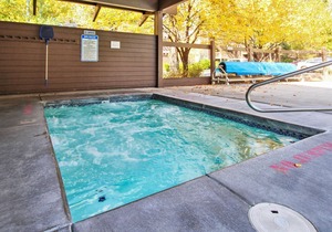 The Ridge at Sunriver - Condo #14 - Access provided to onsite seasonal swimming pool & tennis facilities, year-round hot tub plus 4 bikes