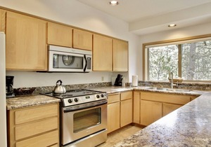 The Ridge at Sunriver - Condo #16 - Access provided to onsite seasonal swimming pool & tennis facilities, year-round hot tub plus 4 bikes