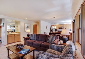 The Ridge at Sunriver - Condo #31 - Access provided to onsite seasonal swimming pool & tennis facilities, year-round hot tub plus 4 bikes