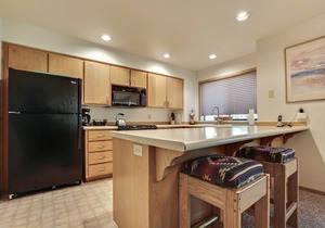 The Ridge at Sunriver - Condo #37 - Access provided to onsite seasonal swimming pool & tennis facilities, year-round hot tub plus 4 bikes